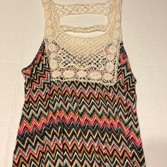 7 Tops $25/ No Boundaries Multi Colored Embroidered neckline Tank Top.Size Large - Picture 5 of 7